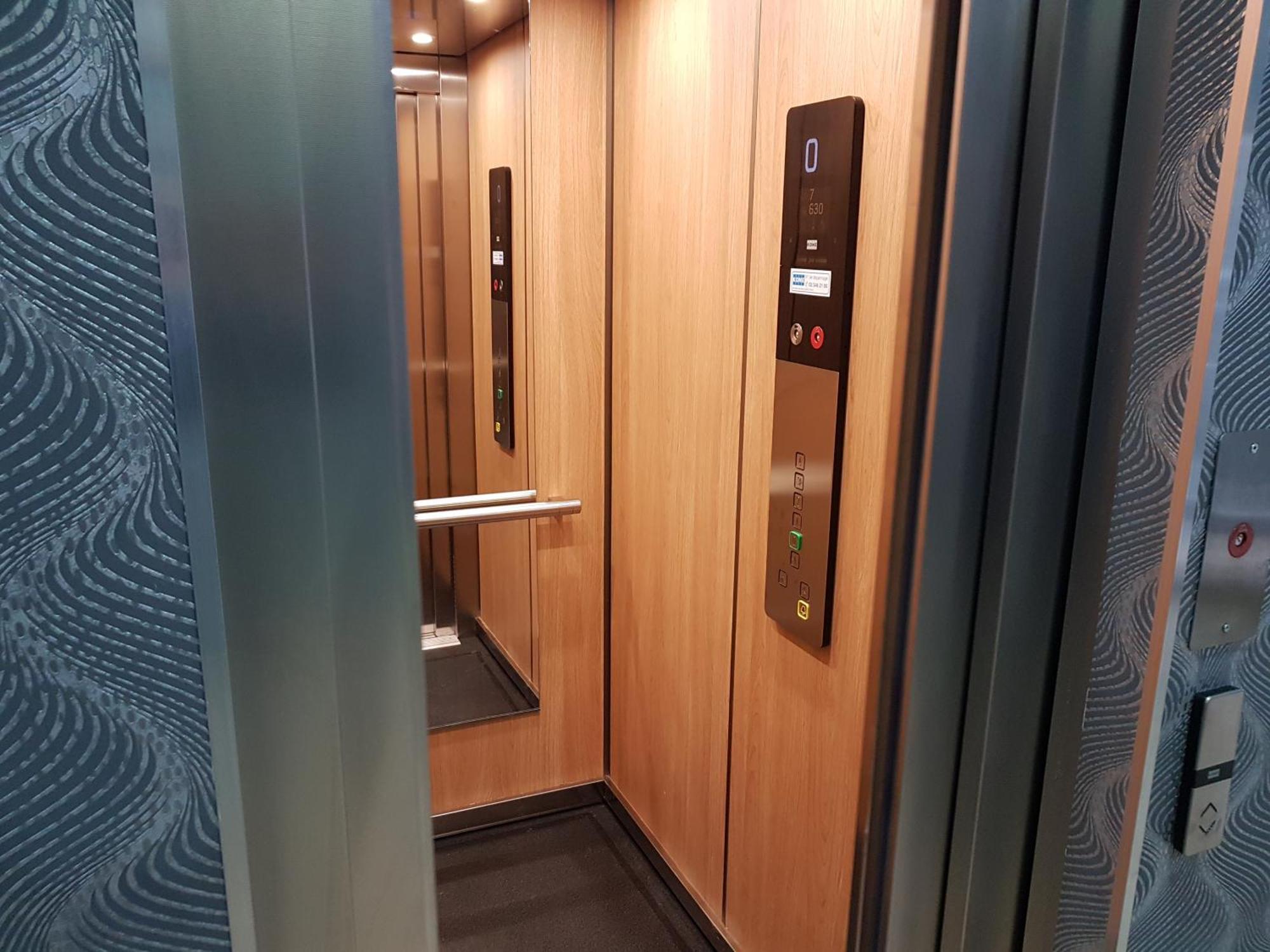 Hotel Meribel Saint-Josse-ten-Noode Екстер'єр фото