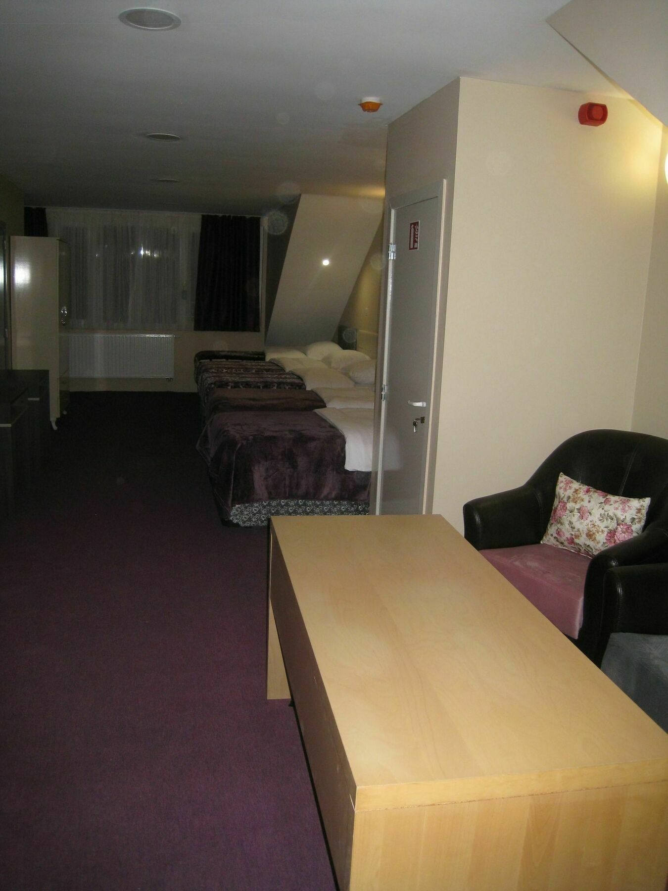 Hotel Meribel Saint-Josse-ten-Noode Екстер'єр фото