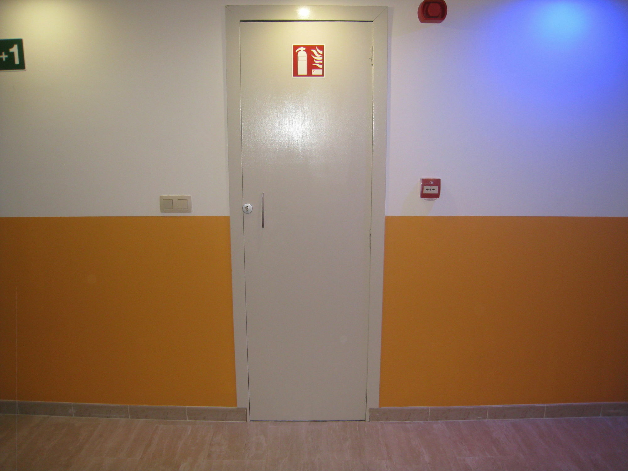 Hotel Meribel Saint-Josse-ten-Noode Екстер'єр фото